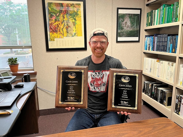 Gavin won two awards from the Rocky Mountain Research Station in 2022 – ‘Best Scientific Publication’ and ‘Early Career Scientist’ awards. What an honor!